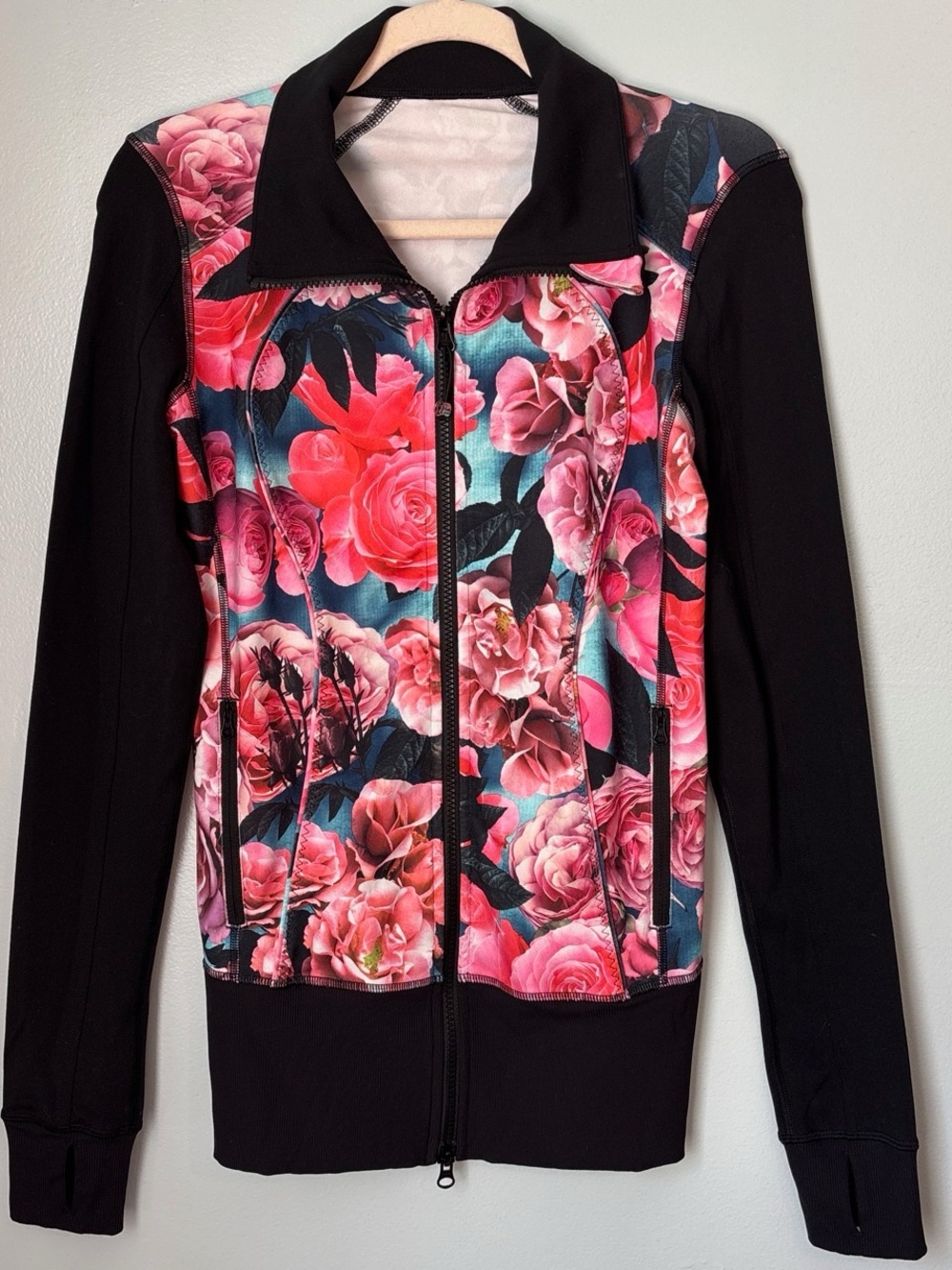 Lululemon Rare Secret Garden Asana Jacket with thumb holes